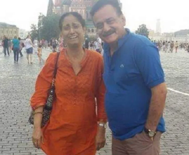 Kiran Dabral, wife of senior journalist and former Information Commissioner Prabhat Dabral, died in Delhi AIIMS. She had been running ill for a long time. Kiran Dabral served as the Deputy Commissioner in the Municipal Corporation of Delhi.