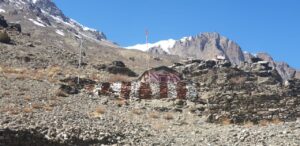 According to the announcement of Chief Minister Trivendra Singh Rawat, there has been a strong possibility that the Jadung Valley valley, full of natural beauty, will revive again. On Thursday, the District Magistrate, Mr. Mayur Dixit, made a terrestrial inspection of the frontier villages Nelang and Jadung and gave necessary guidelines to the officials concerned.