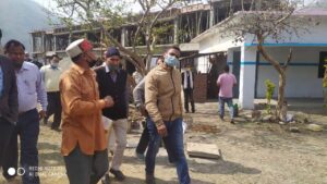 District Magistrate Dr. Vijay Kumar Jogande took the important decisions in the interest of the students while chairing the school management committee meeting at Jawahar Navodaya Vidyalaya Kherasain as part of the visit / inspection program of Satpuli and Pauri tehsil areas of his district today.
