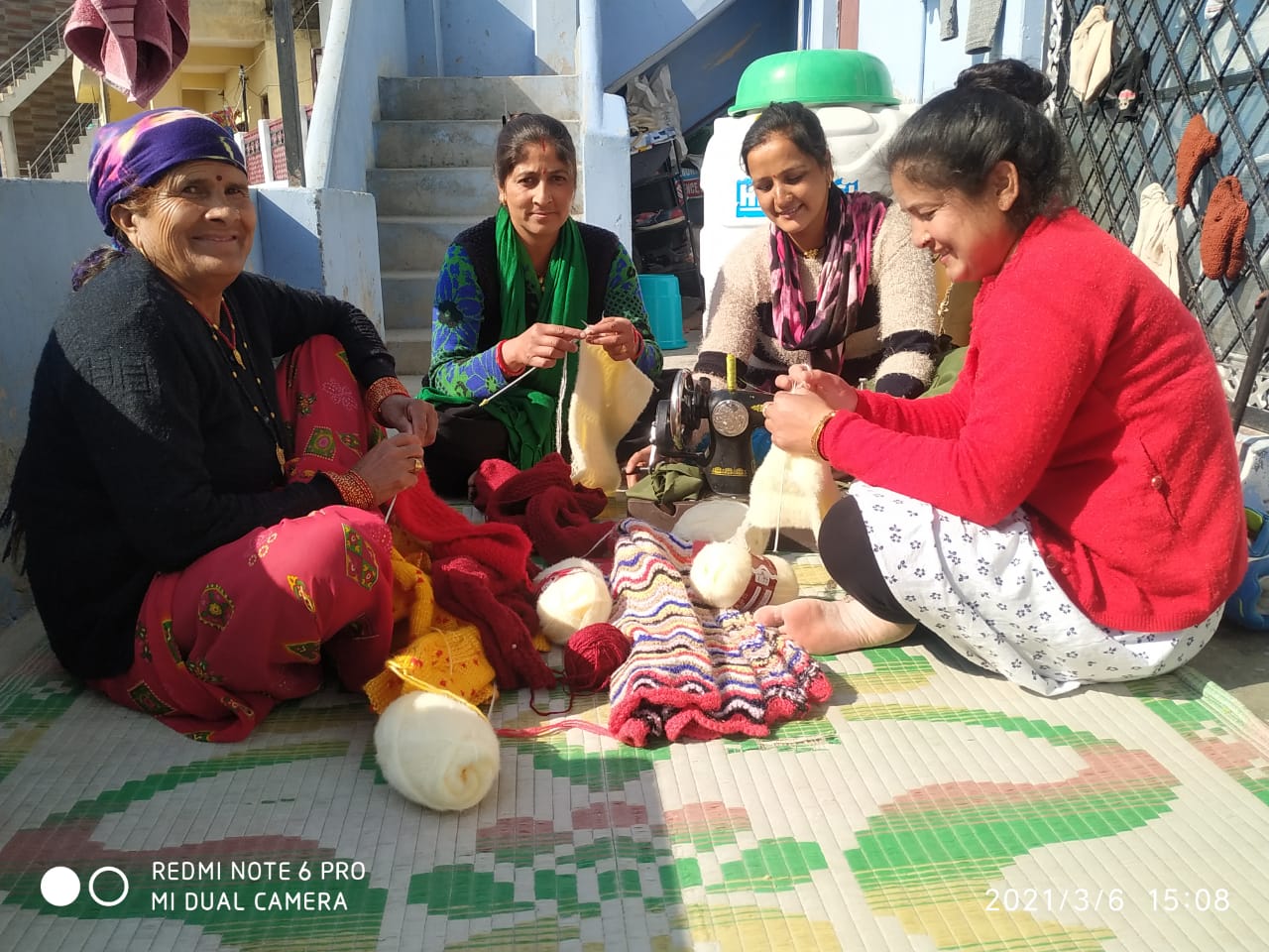 Women have become self-sufficient in the modern era. At the same time, in the field of self-reliance, men are also giving stiff competition.