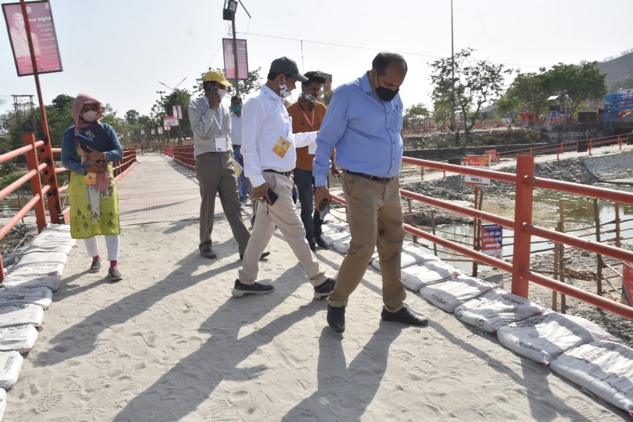 Additional magistrate Ramji Sharan Sharma conducted a surprise on-site inspection of Dudhadhari parking, Shantikunj, Bharat Mata temple, Dudhibandh parking and Dakshadeep parking on Sunday.