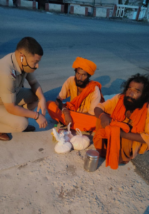 Mission encouragement: Police fulfills human religion by providing ration kits to helpless people of police station Ghansali area and Rishikesh