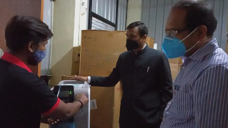 Rajya Sabha MP Shri Anil Baluni sent 40 oxygen concentrators for Pauri district today. Out of which 30 concentrators are provided with 05 LPM and 10 Constructors with 10 LPM capacity.