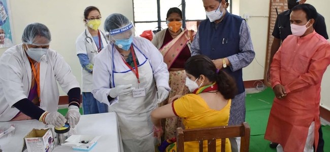 Chief Minister Shri Tirath Singh Rawat on Saturday while inspecting the arrangements of Oxygen Generation Plant and Covid Center