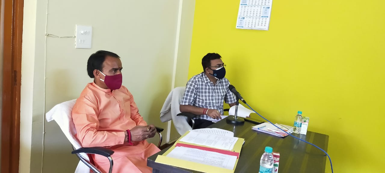 Departmental Minister Dr. Dhan Singh Rawat instructed the departmental officers to take immediate action to conduct classes