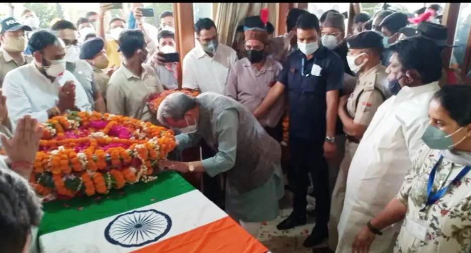 Chief Minister Shri Tirath Singh Rawat paid homage to Leader of Opposition, MLA and former cabinet minister Late Dr. Indira Hridayesh