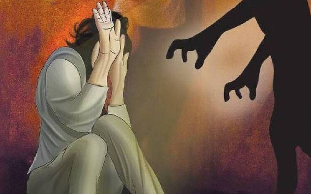 In a village under Vishunpura police station area of ​​Kushinagar, Uttar Pradesh, seven miscreants gang-raped a teenager at knife point.