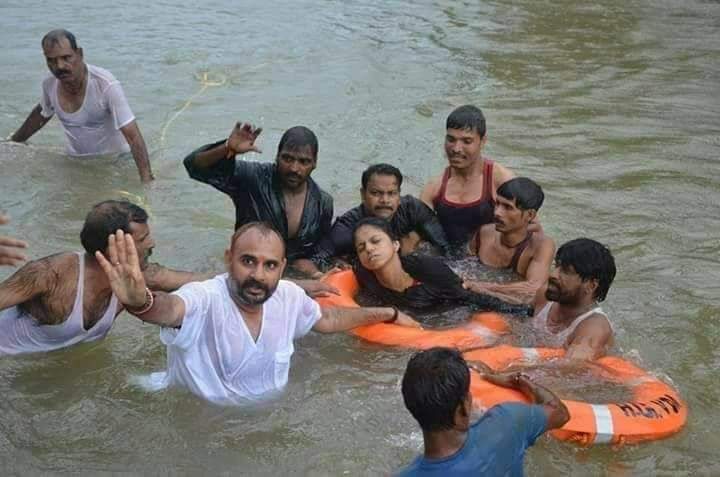 In Vidisha, when a Muslim woman jumped into the Vetwa river from Rangai bridge with the intention of committing suicide, a Sangh program
