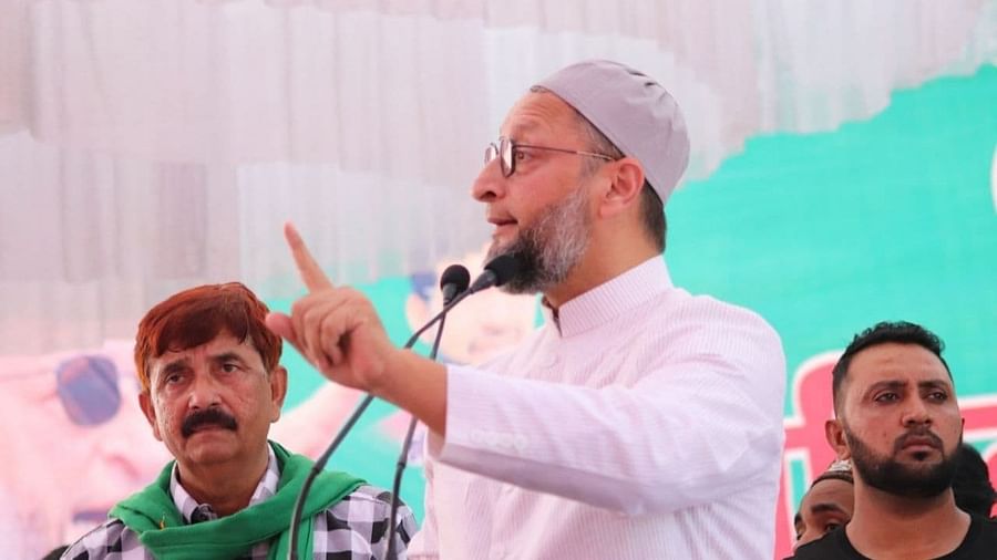 AIMIM Chief Asaduddin Owaisi, as usual, has once again made rhetoric on the Modi government of BJP. This time Owaisi won Pakistan