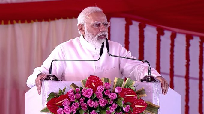 The Prime Minister, Shri Narendra Modi, laid the foundation stone of the Government Medical College, Kushinagar. He has done various