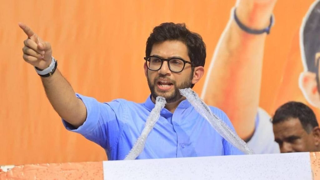 Shiv Sena's troubles increase, case registered against 3 leaders including Aditya Thackeray, know what is the whole matter