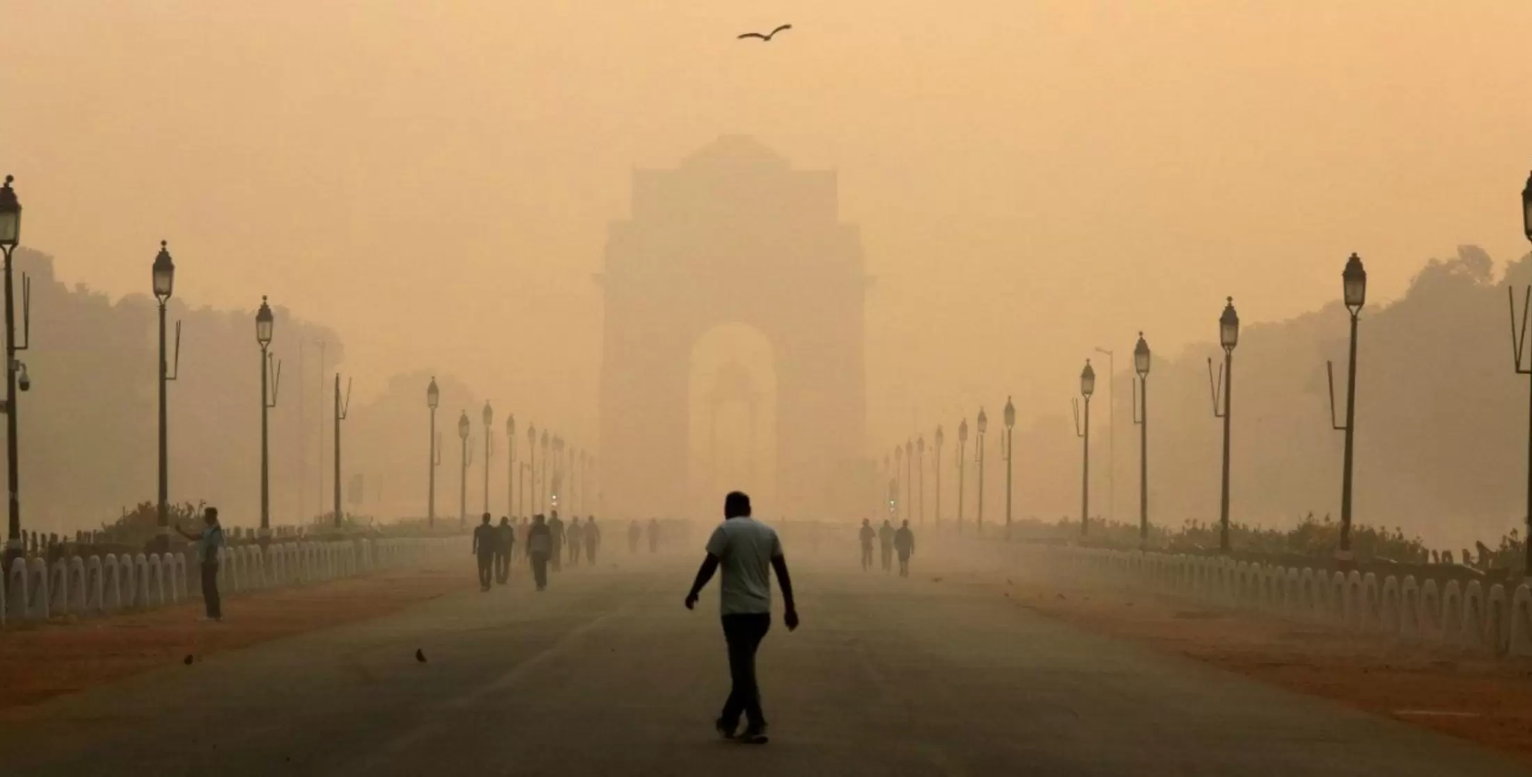 Delhi's air is suffocating, AQI figure crosses 400 at five in the morning