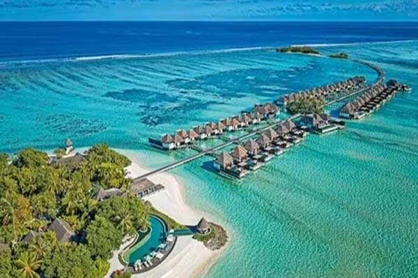 Boycott Maldives is trending on social media, loss of crores of rupees is being incurred every day