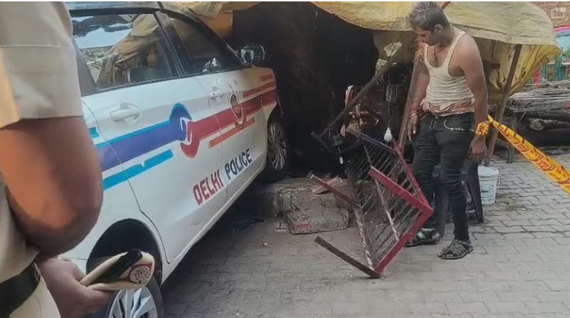 दिल्ली पुलिस की PCR वैन से कुचलकर दुकानदार की मौत